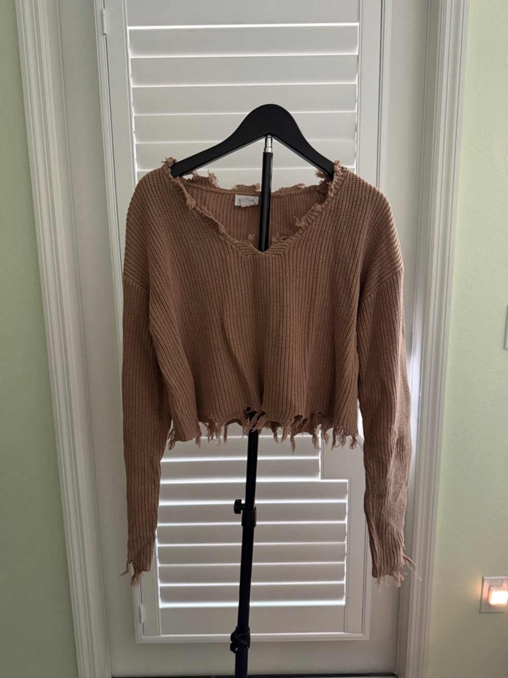 Distressed Cropped Knit Sweater — Camel Brown